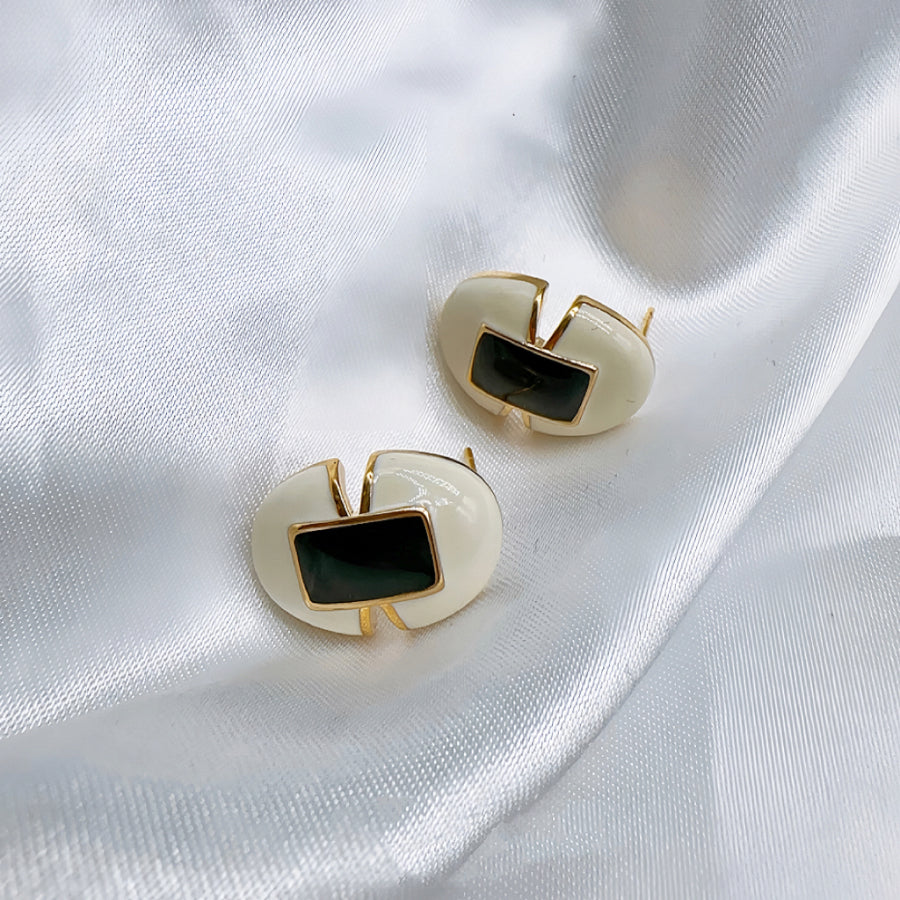 White and Gold Copper Alloy Oval Earrings