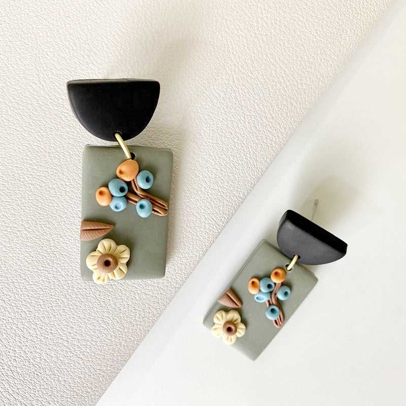 Cute Flower U-Shaped Earrings