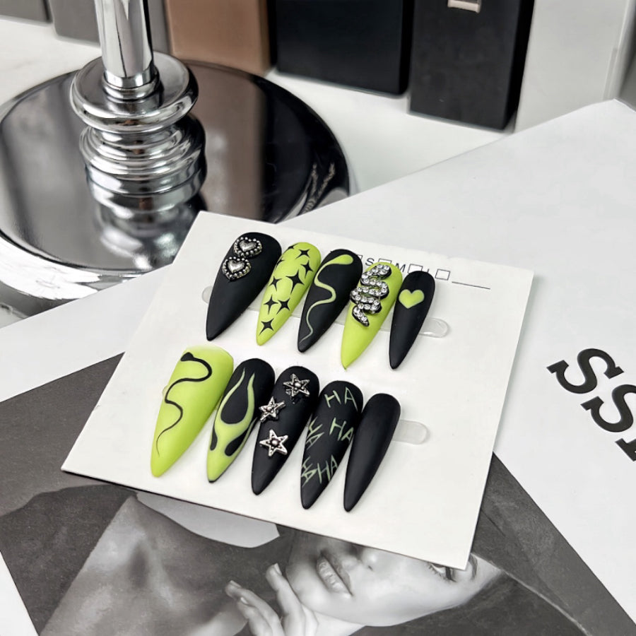 【Hand made】 Green & Black Snake Almond Press-on Nails