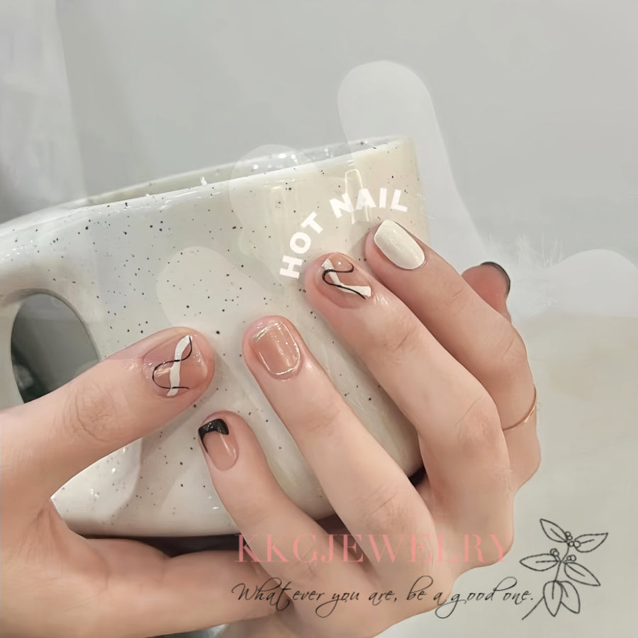 【Hand made】 Line Design Short Handmade Press-on | False Nails