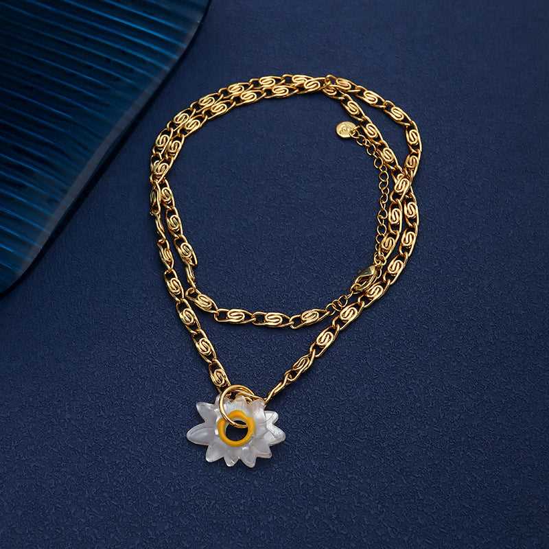 56cm Gold Plated Chain Daisies Pendant Necklace