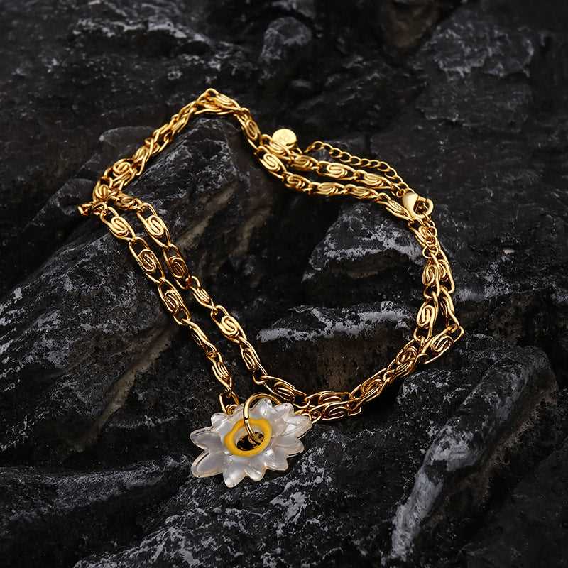 56cm Gold Plated Chain Daisies Pendant Necklace