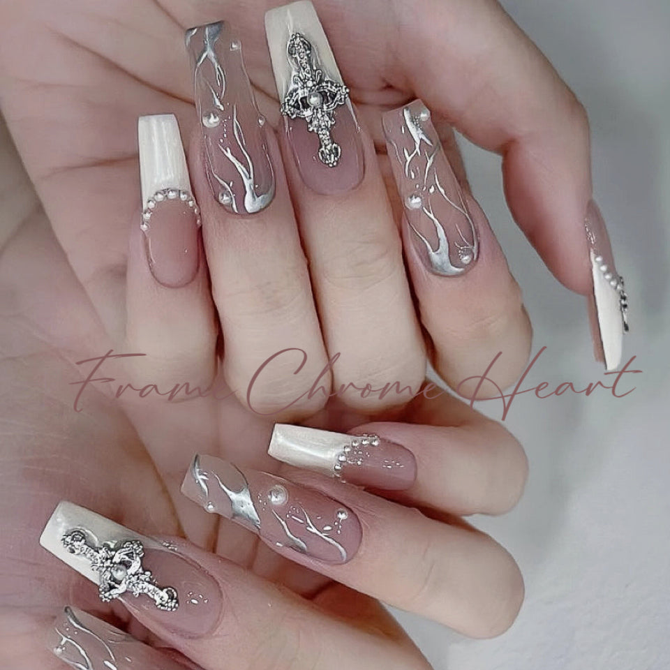 【Handmade】 Press-on Nail Frame Chrome Heart