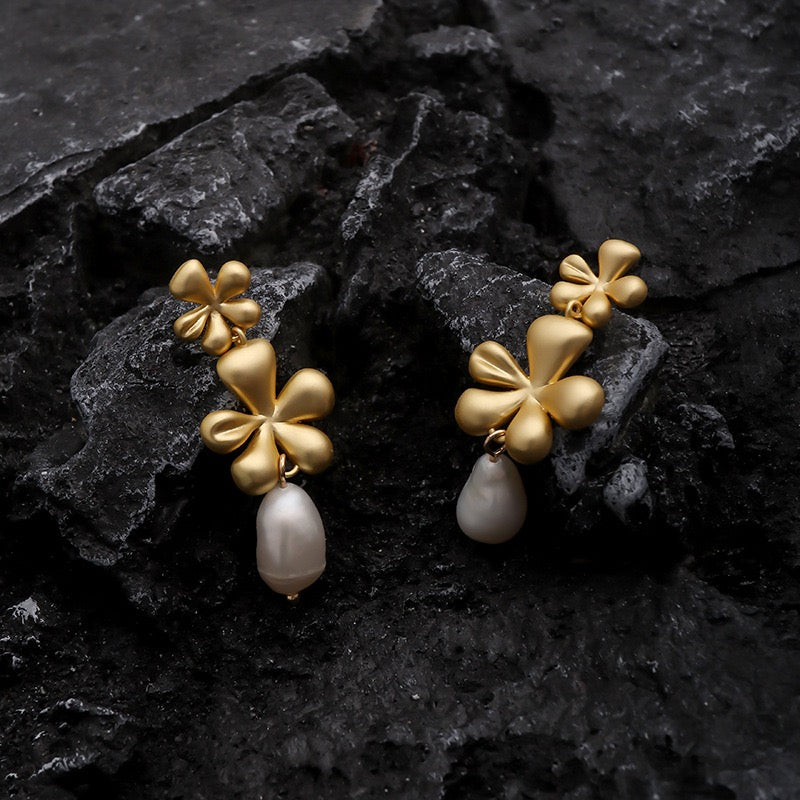 Vintage Metal Flowers Baroque Pearl Pierced Earring