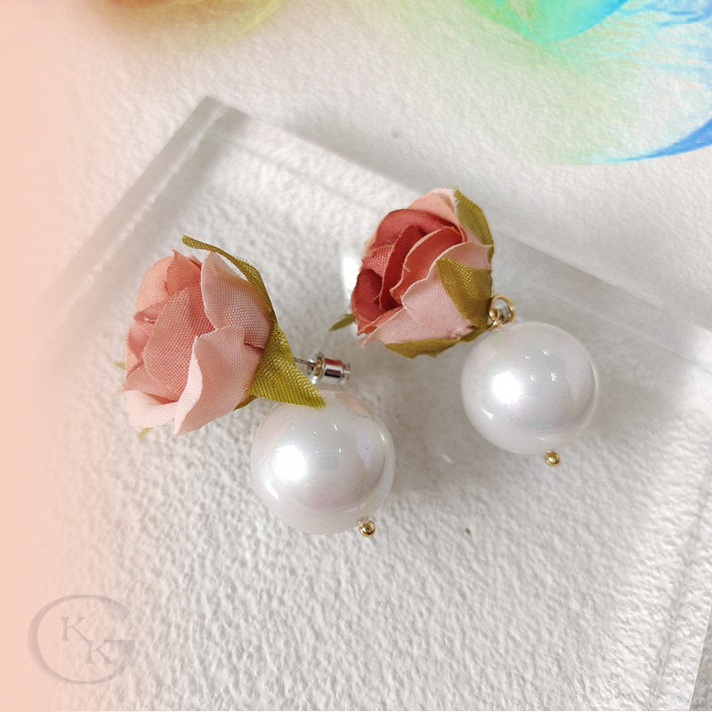 Imitation Flower & Shell Pearl Earring