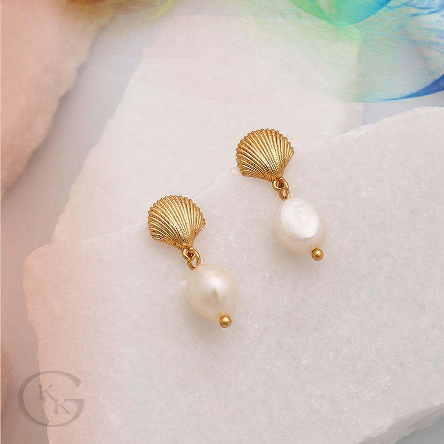 Vintage Baroque Freshwater Pearl Shell Earring