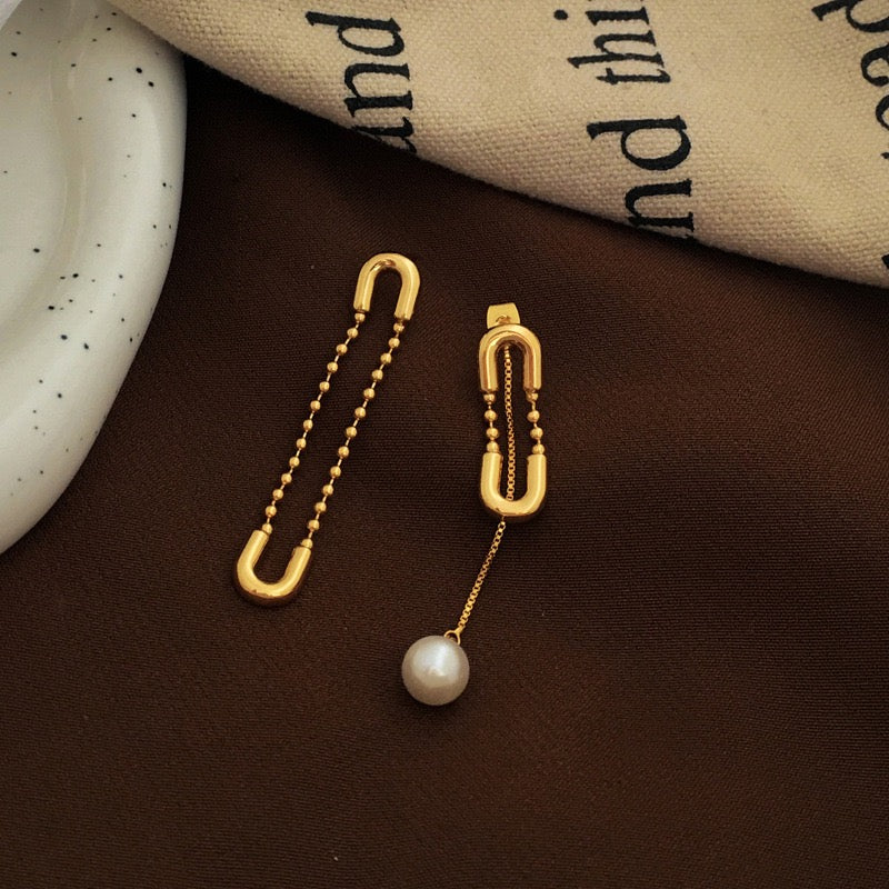 Pin Design Asymmetrical FAUX Pearl Earring