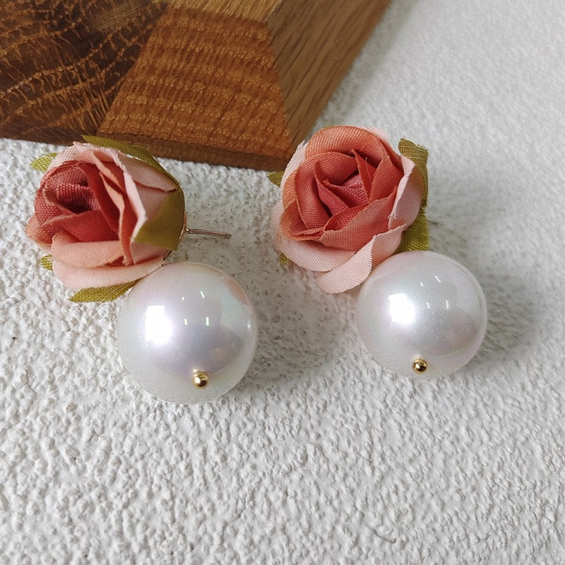 Imitation Flower & Shell Pearl Earring