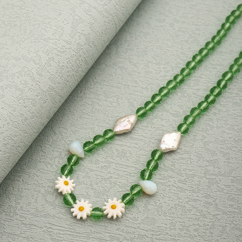 High-Quality Nacre Daisies Freshwater Pearl Beaded Green Crystal Necklace