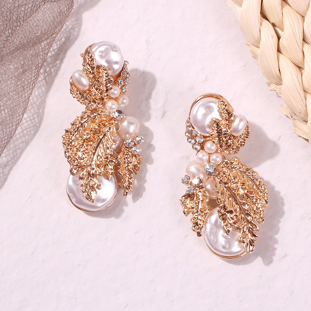 Metal Quality Leaf Imitation Pearl Diamond Piercing Earrings