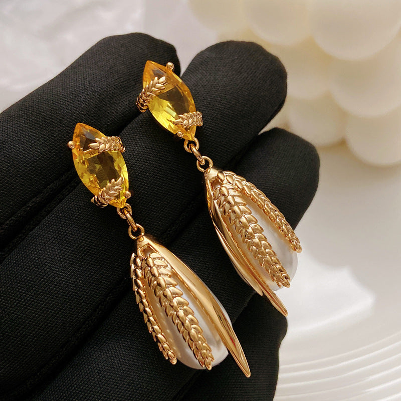 Gold Wheast Zircon Inlaid Wrapped Water Drop Pearl Drop Earring