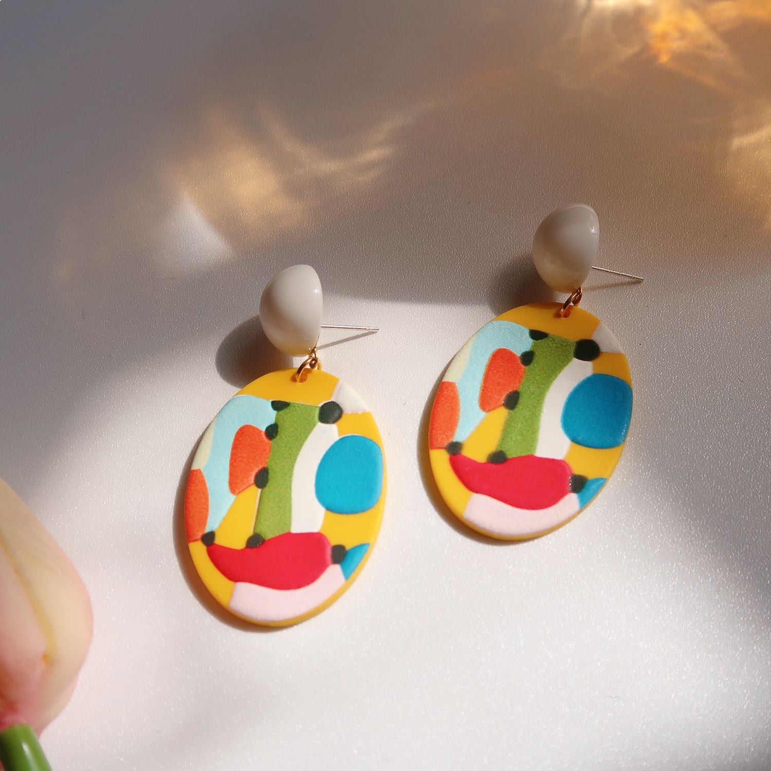 Vintage Contrast Earring