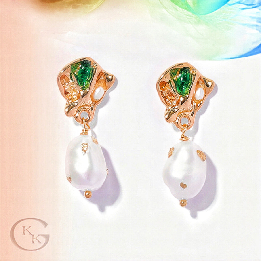 Vintage Green Zircon Natural Pearl Earring