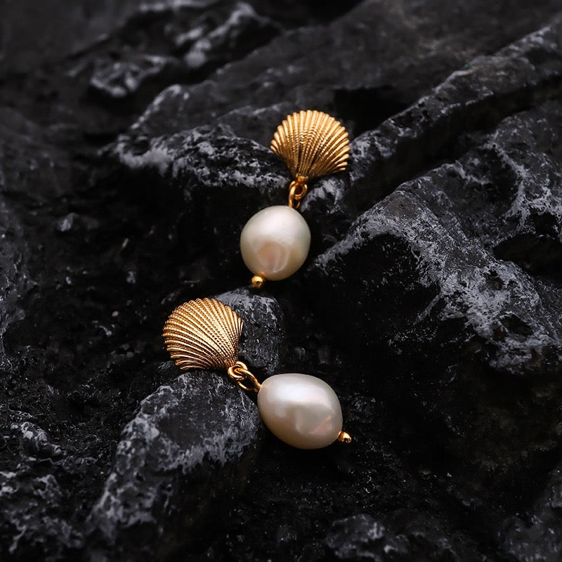 Vintage Baroque Freshwater Pearl Shell Earring