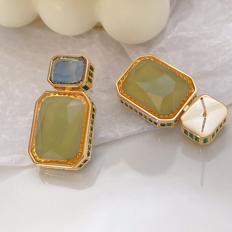 Double Surface Zircon Block Contrast Color Pierced Earrings